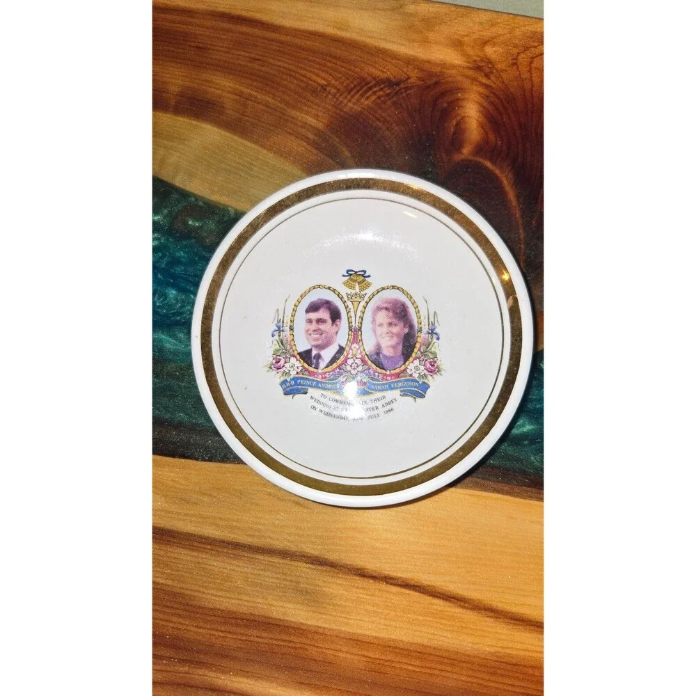 1986 Churchill Sampsonite Royal Wedding Plate- Prince Andrew and Sarah